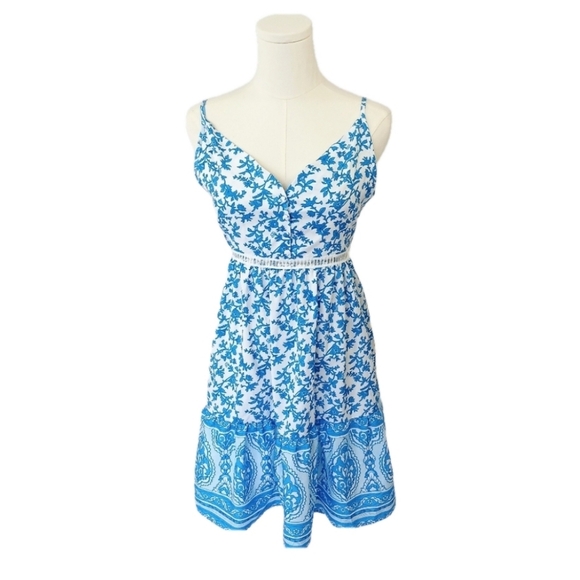 SHEIN Boho Blue & White Print Dress S V-Neckline Fit-and-Flare Crochet Mini - Picture 2 of 6
